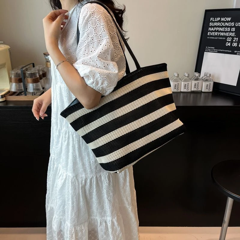 高级黑白条纹编织包女新款单肩女包懒惰托特轻便度假大容量购物袋