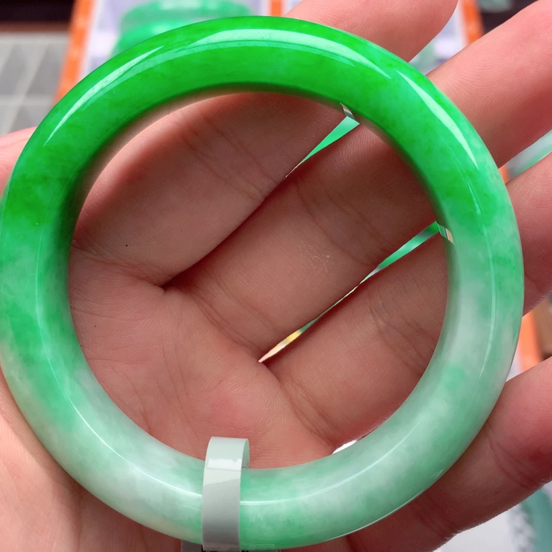 翡翠未镶嵌手镯翡翠