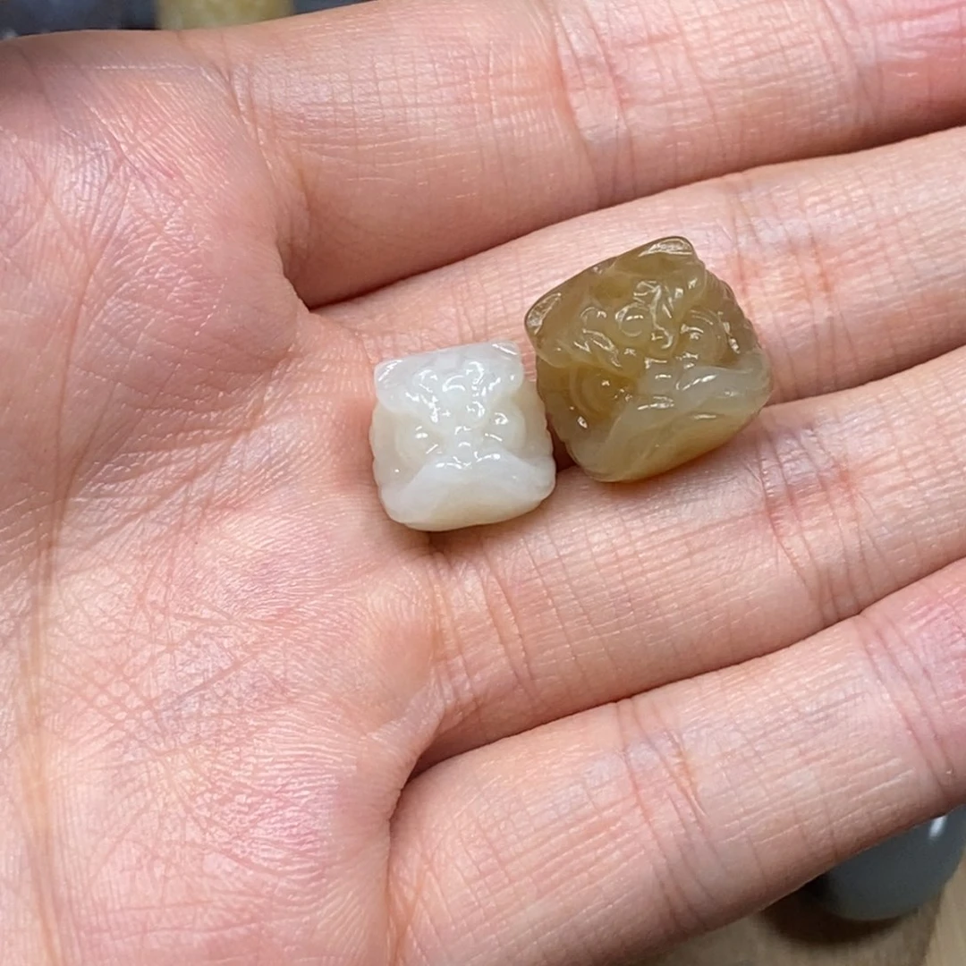 和田玉未镶嵌颈饰阿*