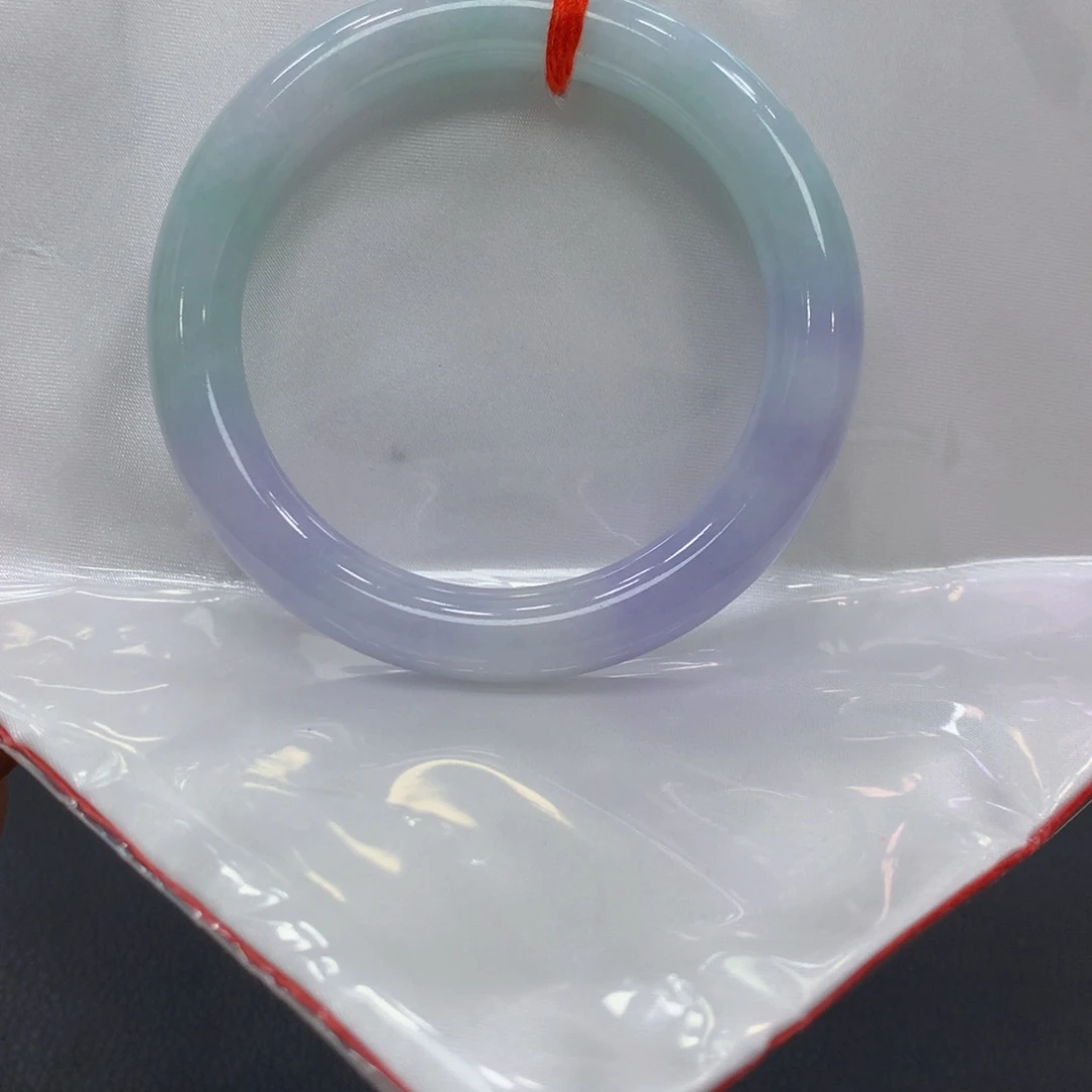 维***悦翡翠手镯未镶嵌翡翠