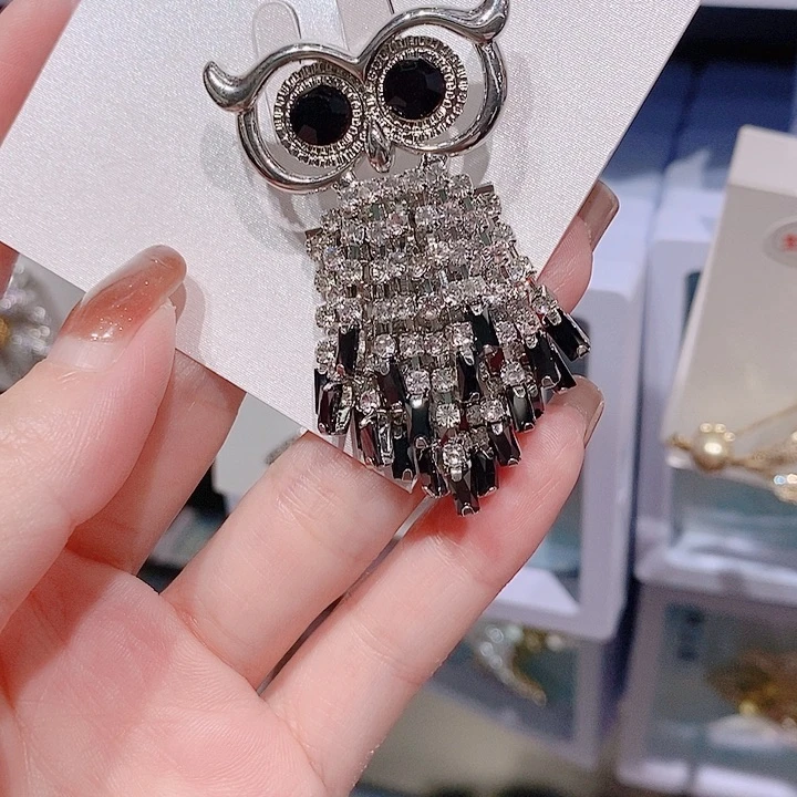 锆石铜合金猫头鹰胸针