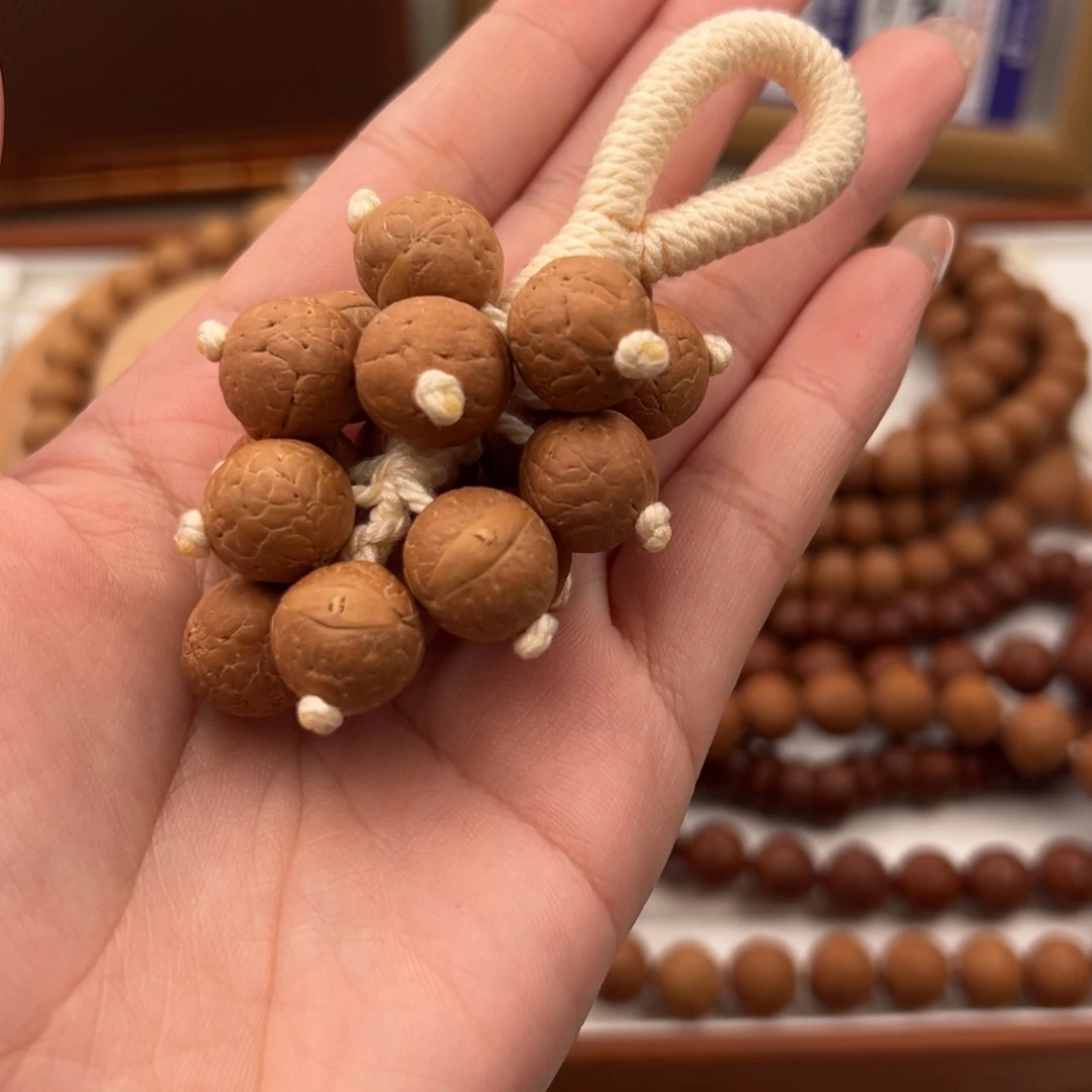 吊坠凤眼菩提葡萄串开播首条福利