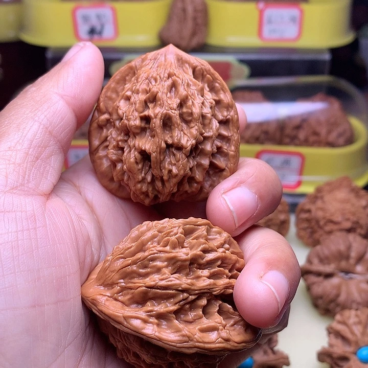 文玩核桃吊坠D****E麦虎