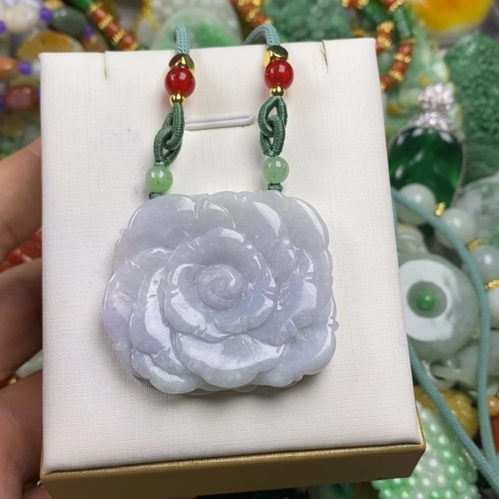 翡翠未镶嵌吊坠(赠链)