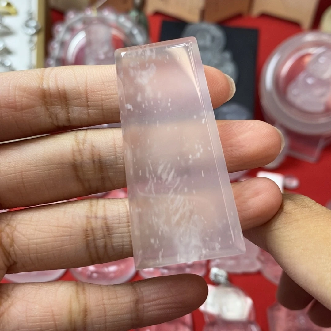 石英质玉未镶嵌佛公吊坠