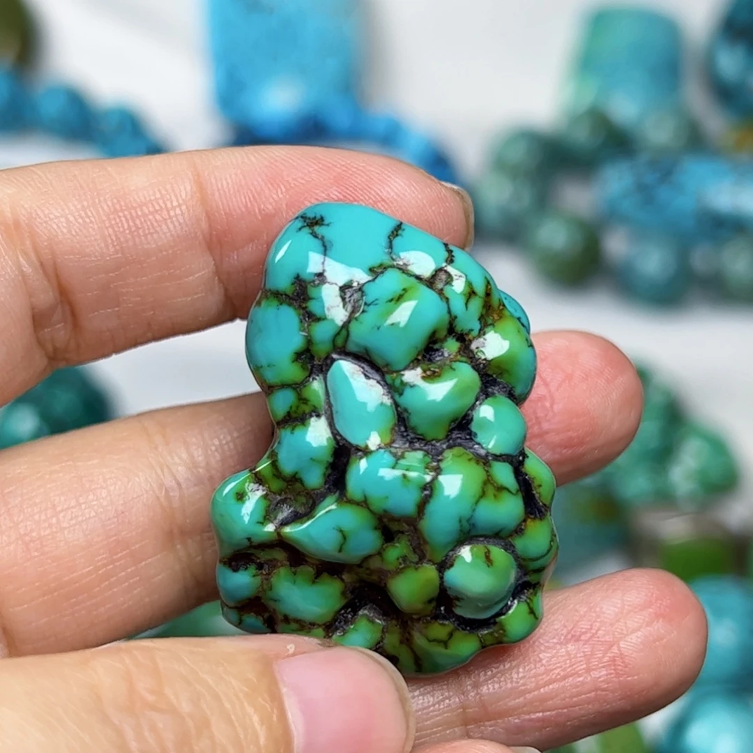 绿松石未镶嵌珠宝奇石