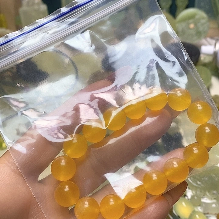 蛇纹石玉颈饰未镶嵌温***光