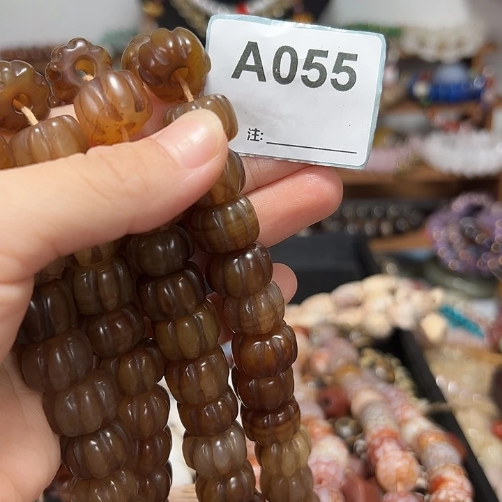 吞***0玛瑙/玉髓颈饰未镶嵌