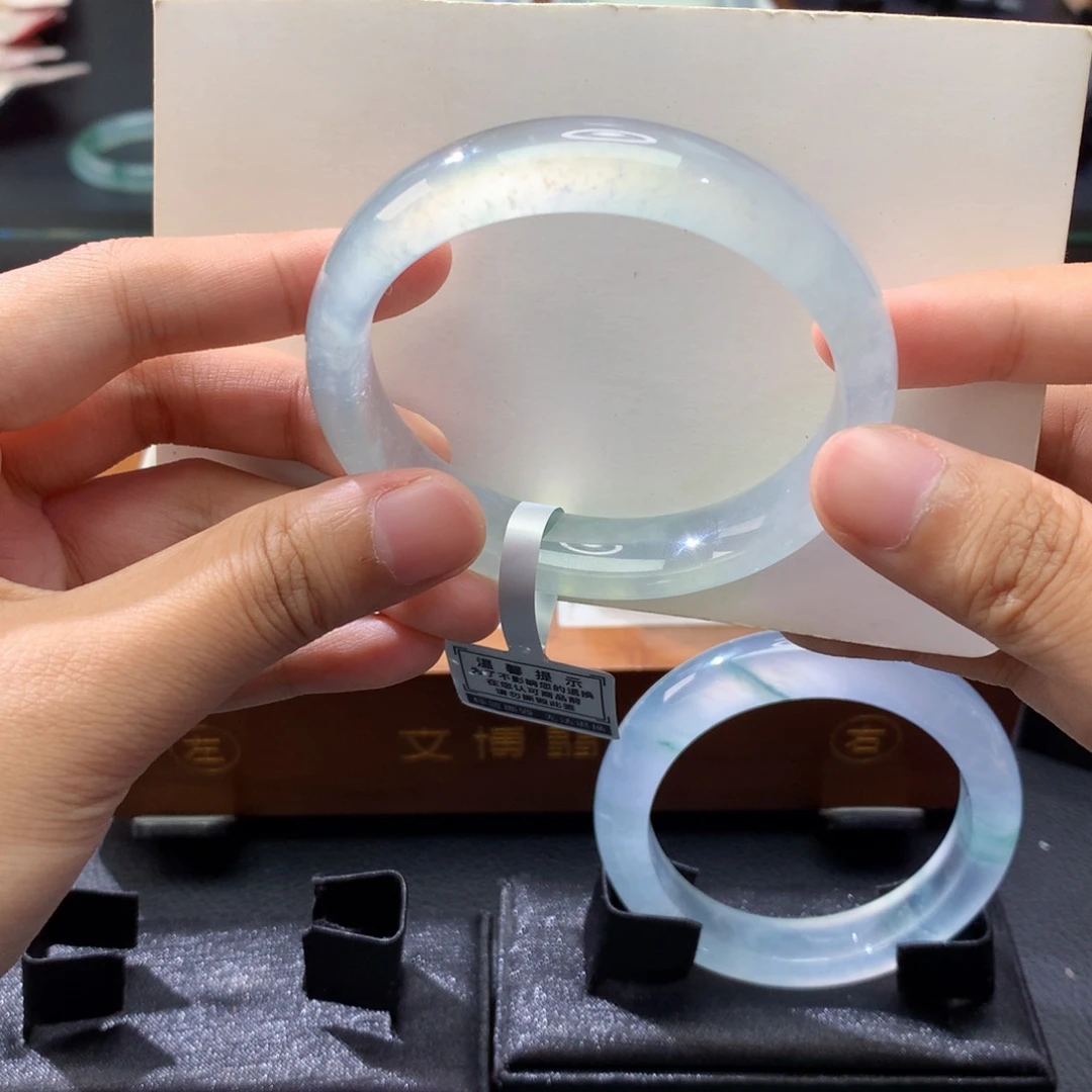 翡翠未镶嵌手镯正圈