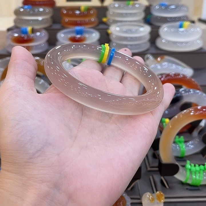 玛瑙/玉髓未镶嵌手镯