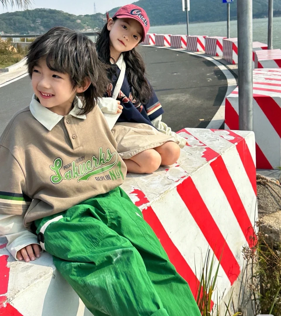 3582#AMi米白色卫衣（AL22Q-WY090）印包包