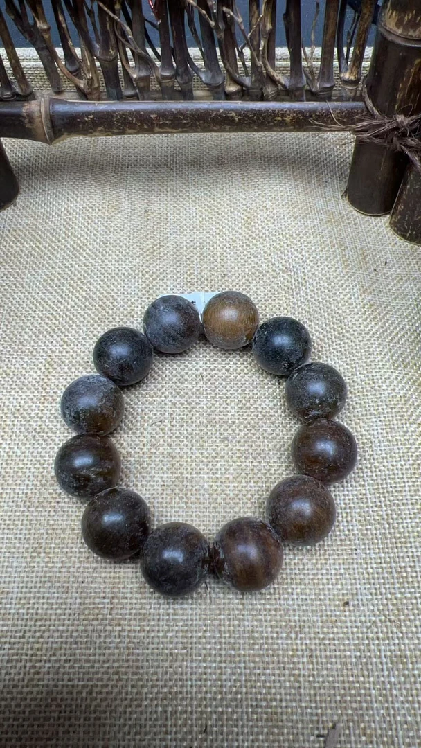 A145龙二文玩成品木串