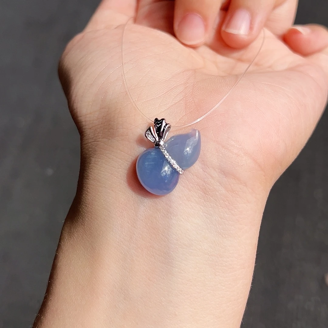 翡翠18K金镶嵌颈饰小葫芦