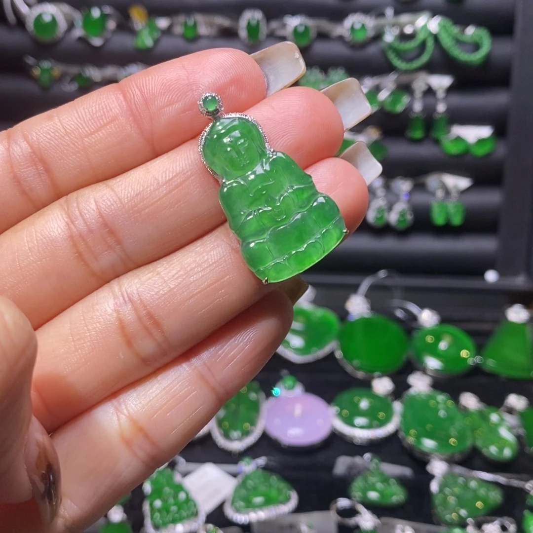 翡翠颈饰18K金镶嵌观音吊坠