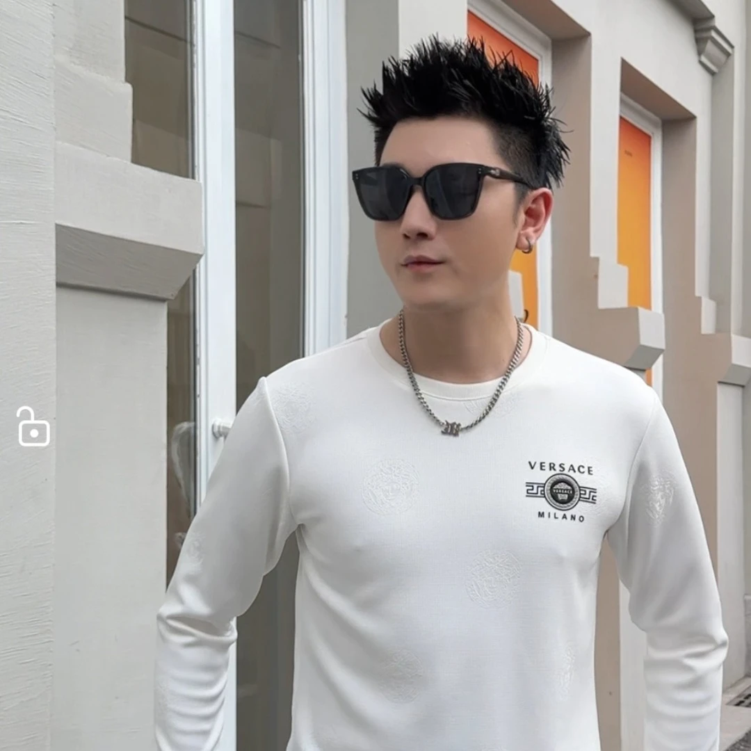 圆领秋冬常规版型长袖春季常规卫衣