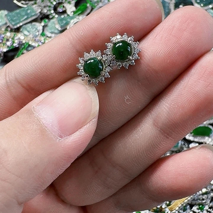 翡翠颈饰未镶嵌天然A货翡翠放漏