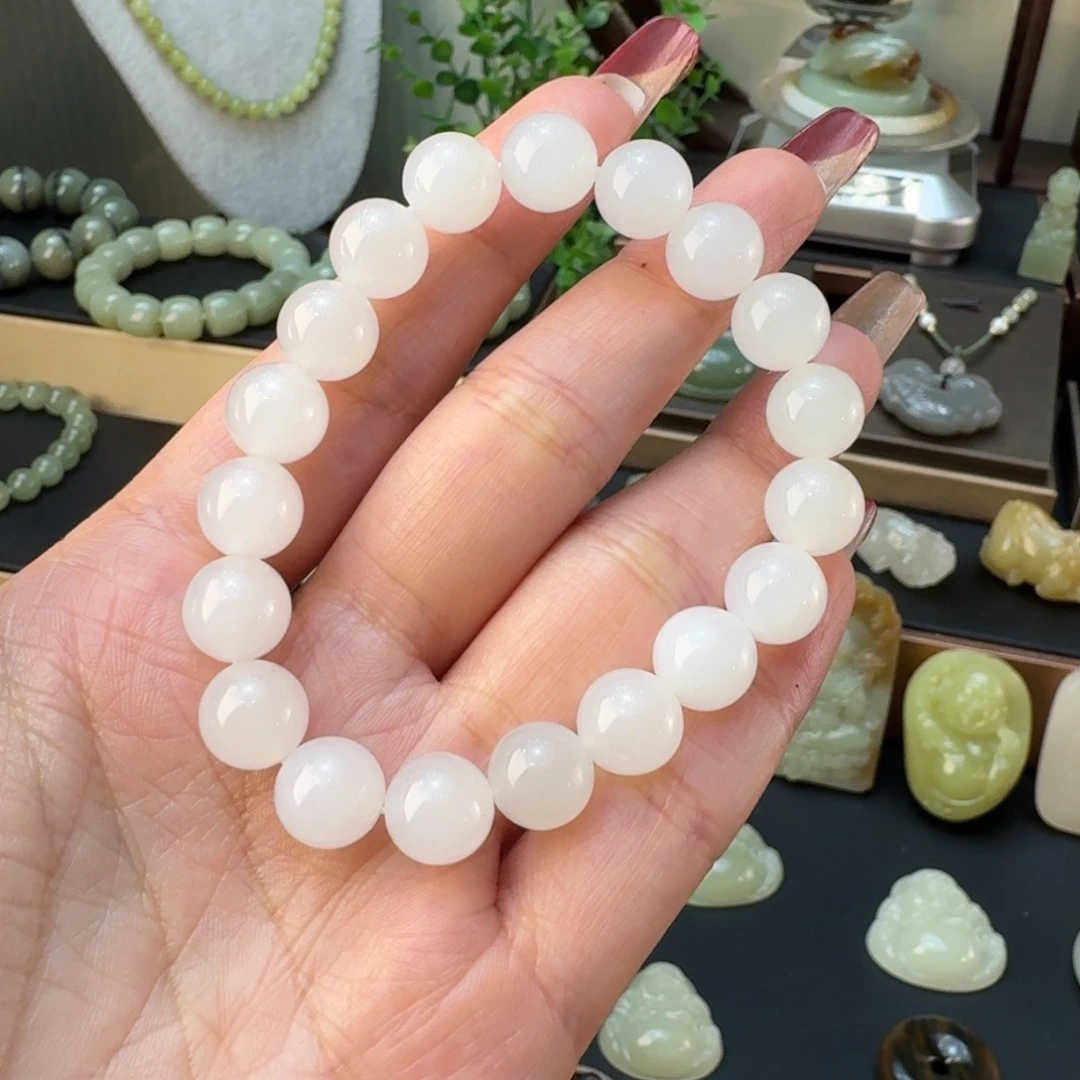 和田玉手链未镶嵌小****?