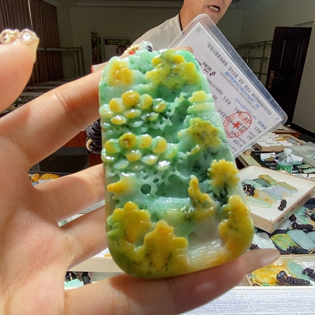 翡翠未镶嵌颈饰翡翠