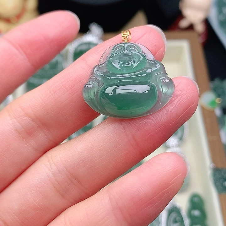 颈饰18K金镶嵌翡翠吊坠