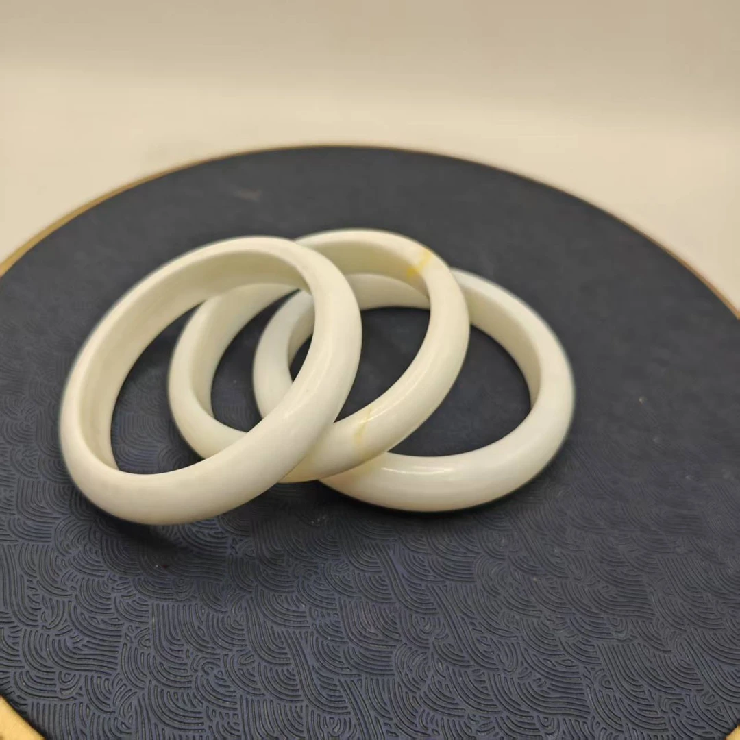 9号 J11瑰宝白色手镯