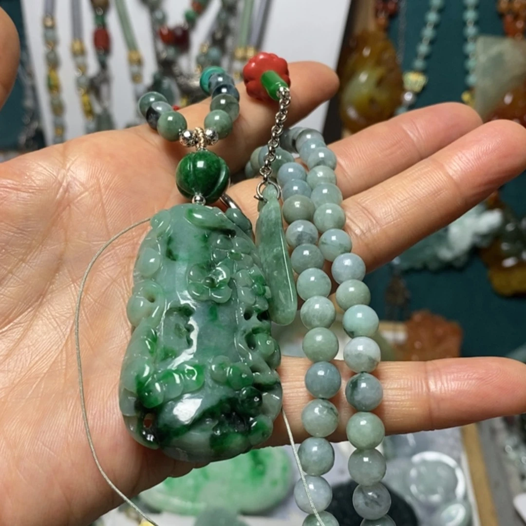 【闪购商品】翡翠吊坠(赠链)未镶嵌