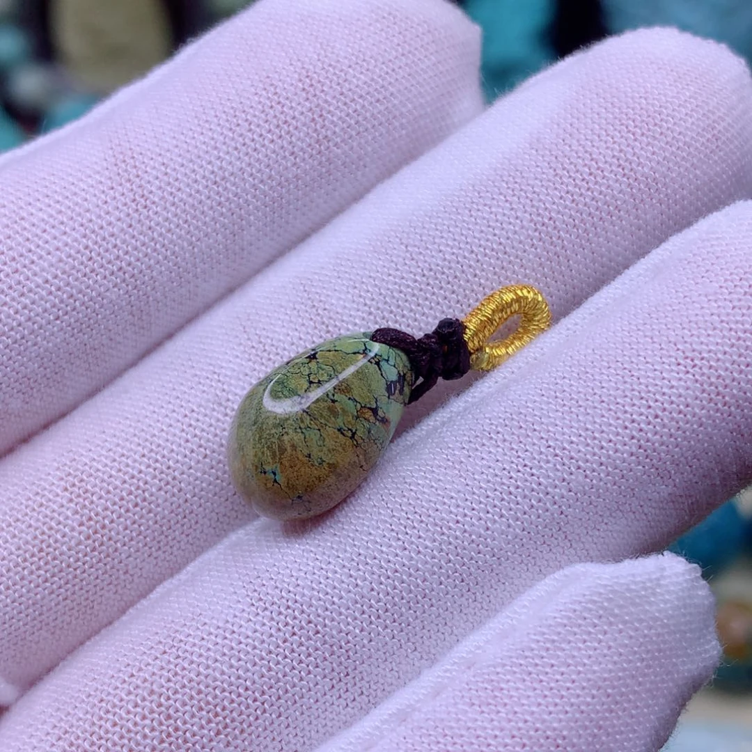 绿松石颈饰未镶嵌