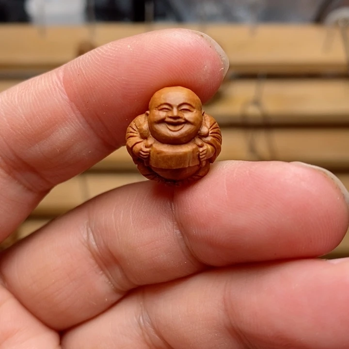 磊桃核手工雕刻弥勒单颗