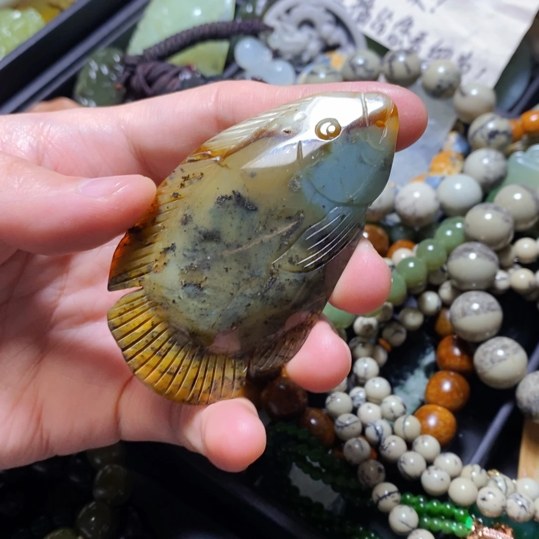 蛇纹石玉未镶嵌颈饰