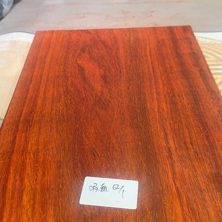 非洲紫檀（红花梨）吸**士