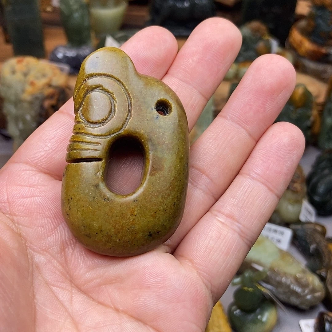 岫岩河磨玉（透闪石质玉）未镶嵌珠宝奇石粱**汉