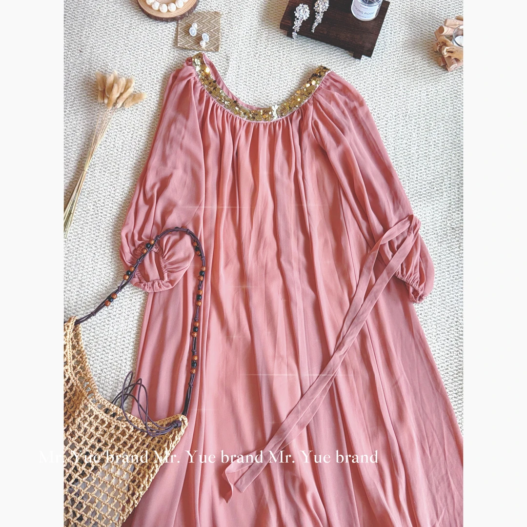 岳岳｜2025年夏季新款【】度假风轻奢百搭亮片小众连衣裙100948