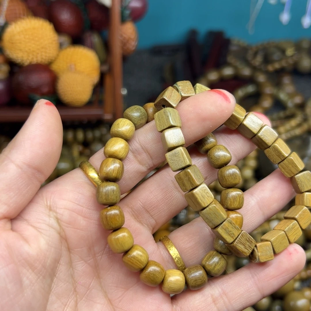 维腊木（绿檀）无事牌