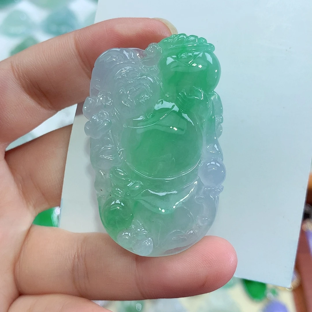 翡翠未镶嵌颈饰财爷