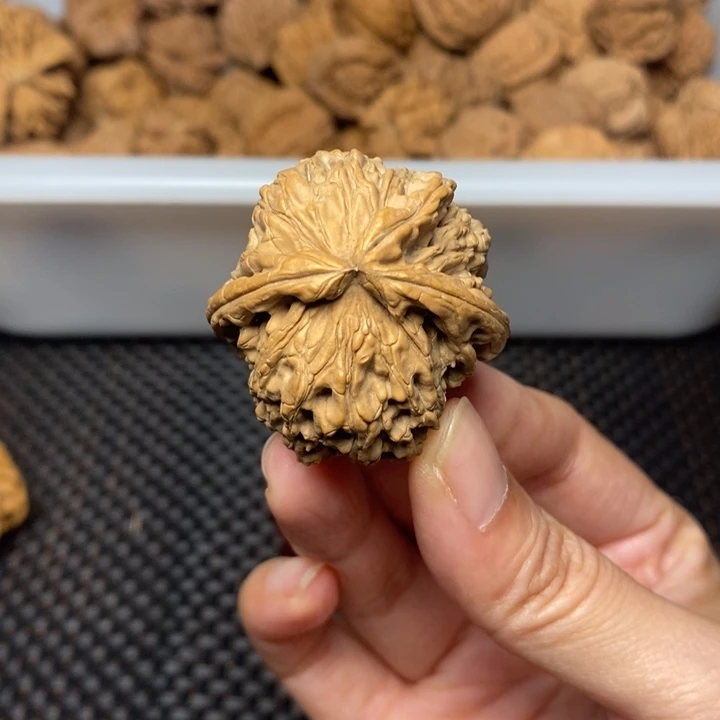 挪***林吊坠文玩核桃文玩核桃异形单只