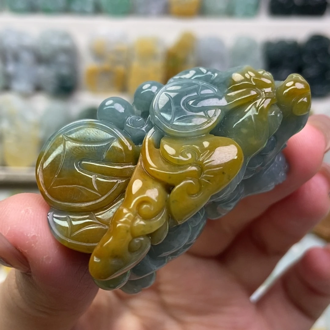 翡翠吊坠(赠链)未镶嵌