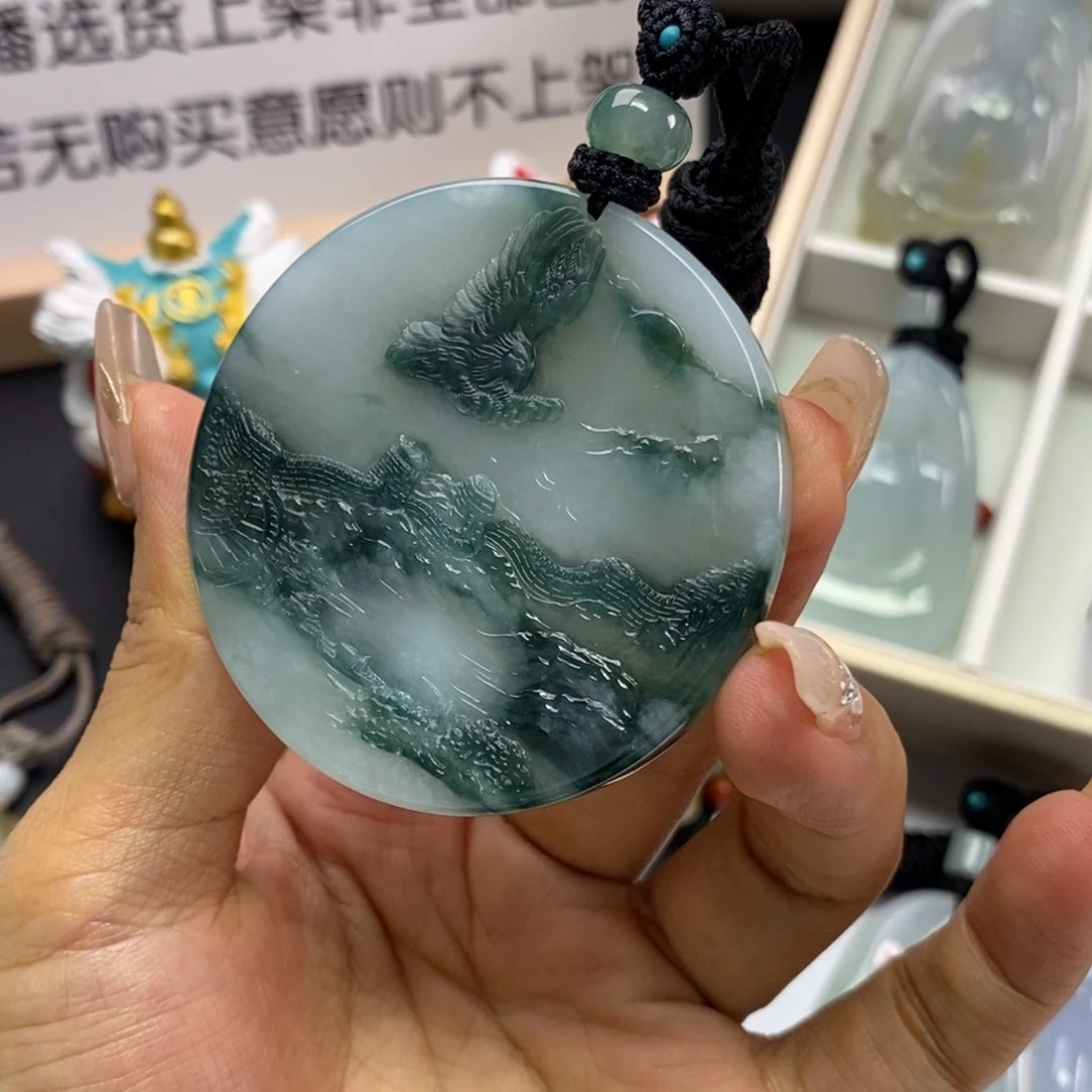 翡翠挂件未镶嵌翡翠