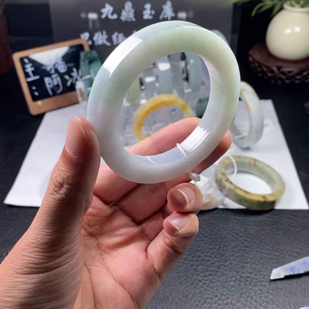 未镶嵌手镯定制翡翠
