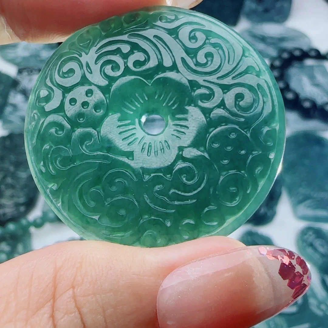 颈饰未镶嵌翡翠多样性发货天然的A货翡翠