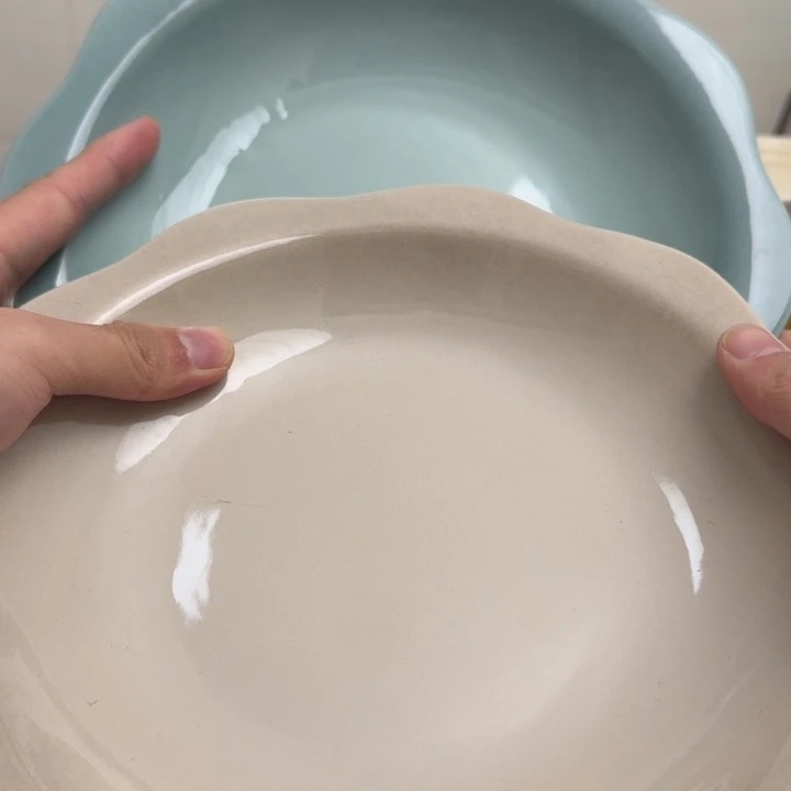 微瑕2个9英寸花韵盘