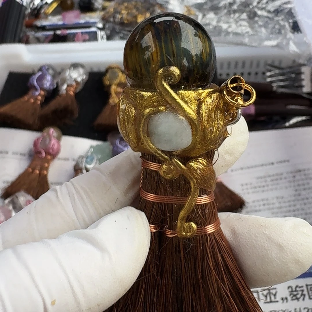 x***馆颈饰烟晶未镶嵌白