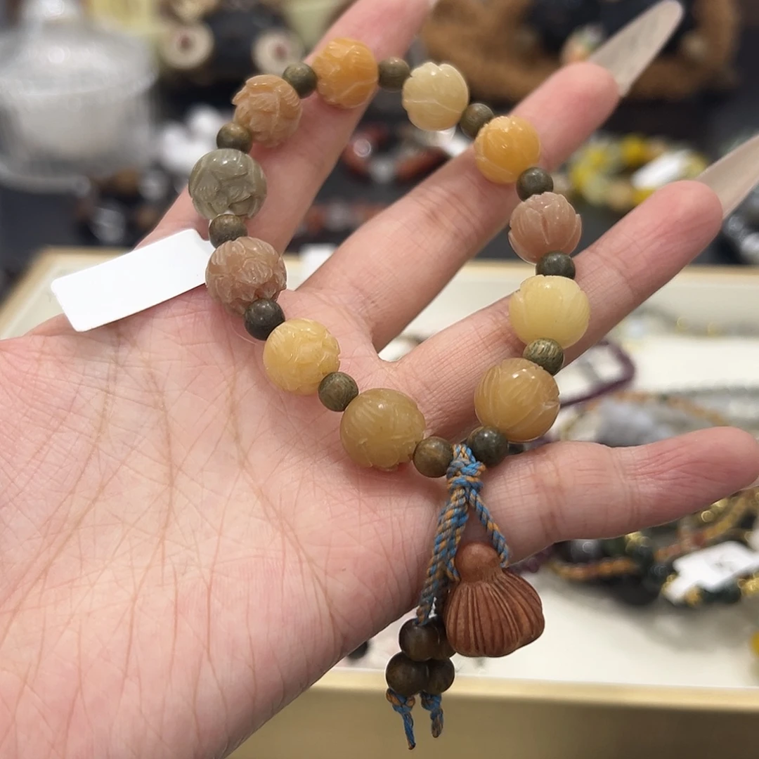 石英石非金属莲花手链一条