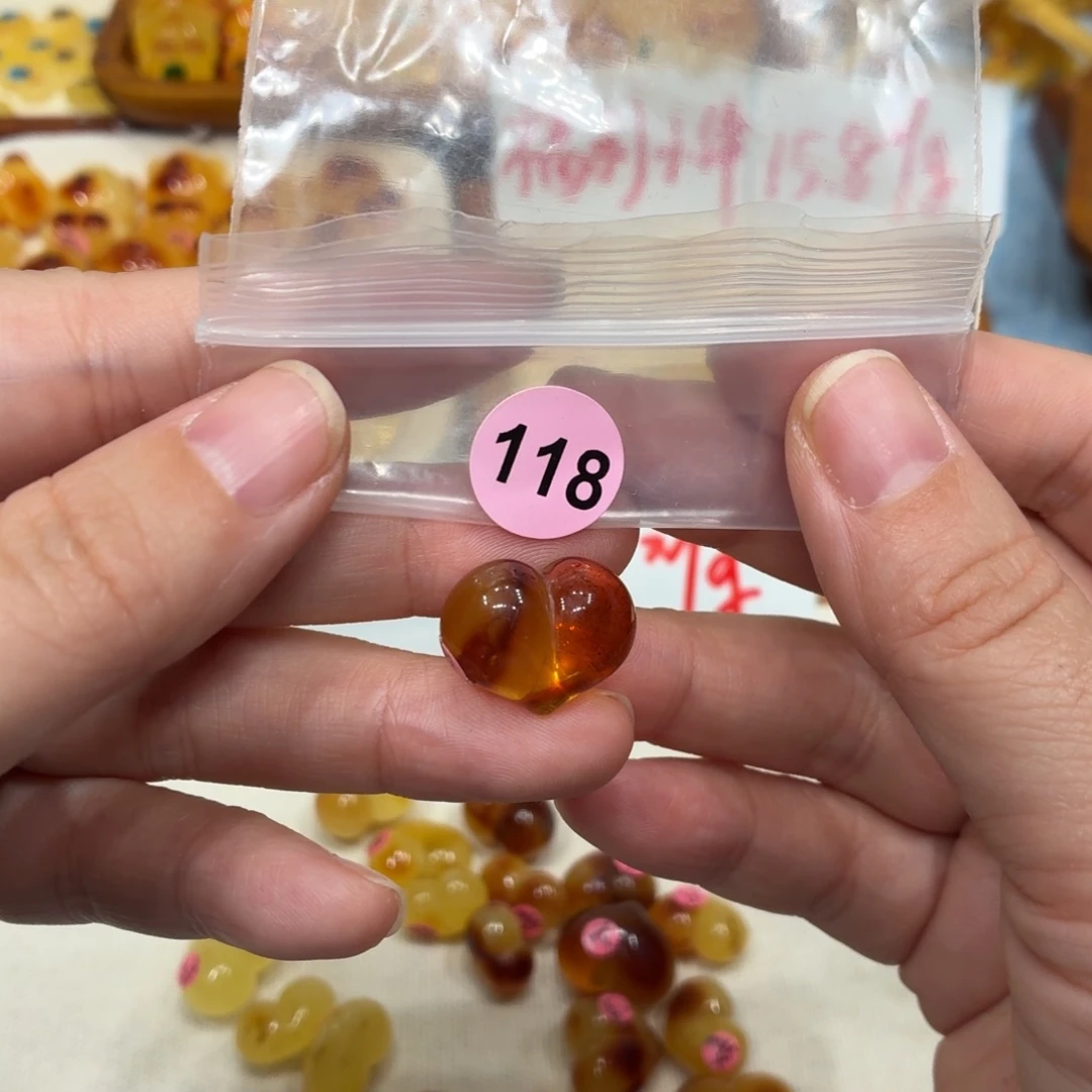 琥珀未镶嵌珠宝奇石