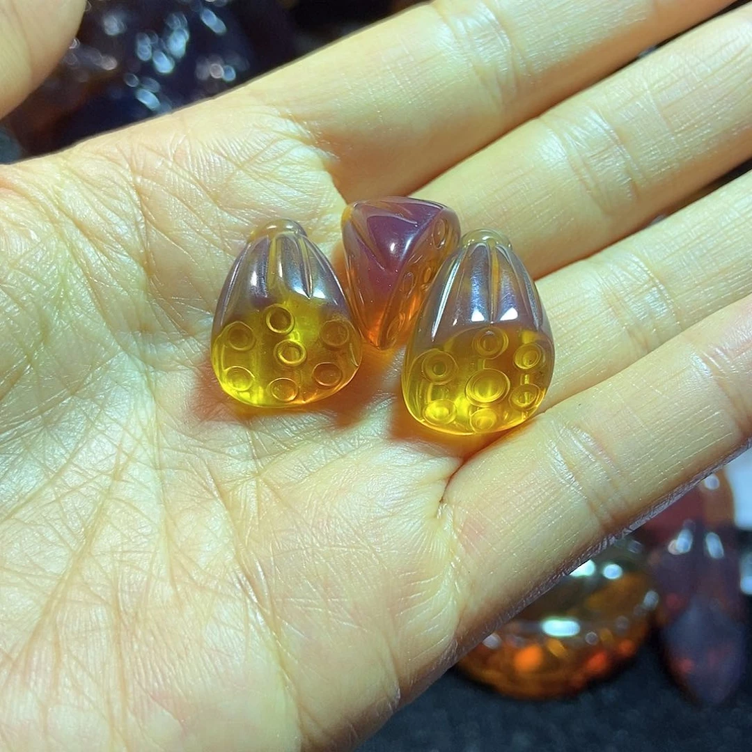 未镶嵌颈饰琥珀缅甸天然琥珀吊坠