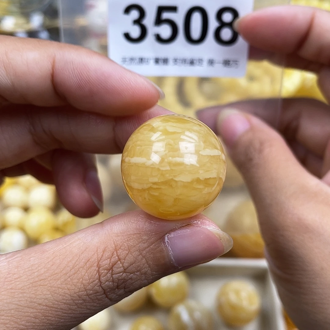 琥珀未镶嵌珠宝奇石23