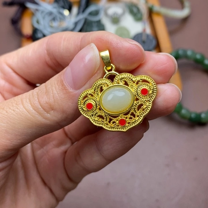 和田玉未镶嵌颈饰