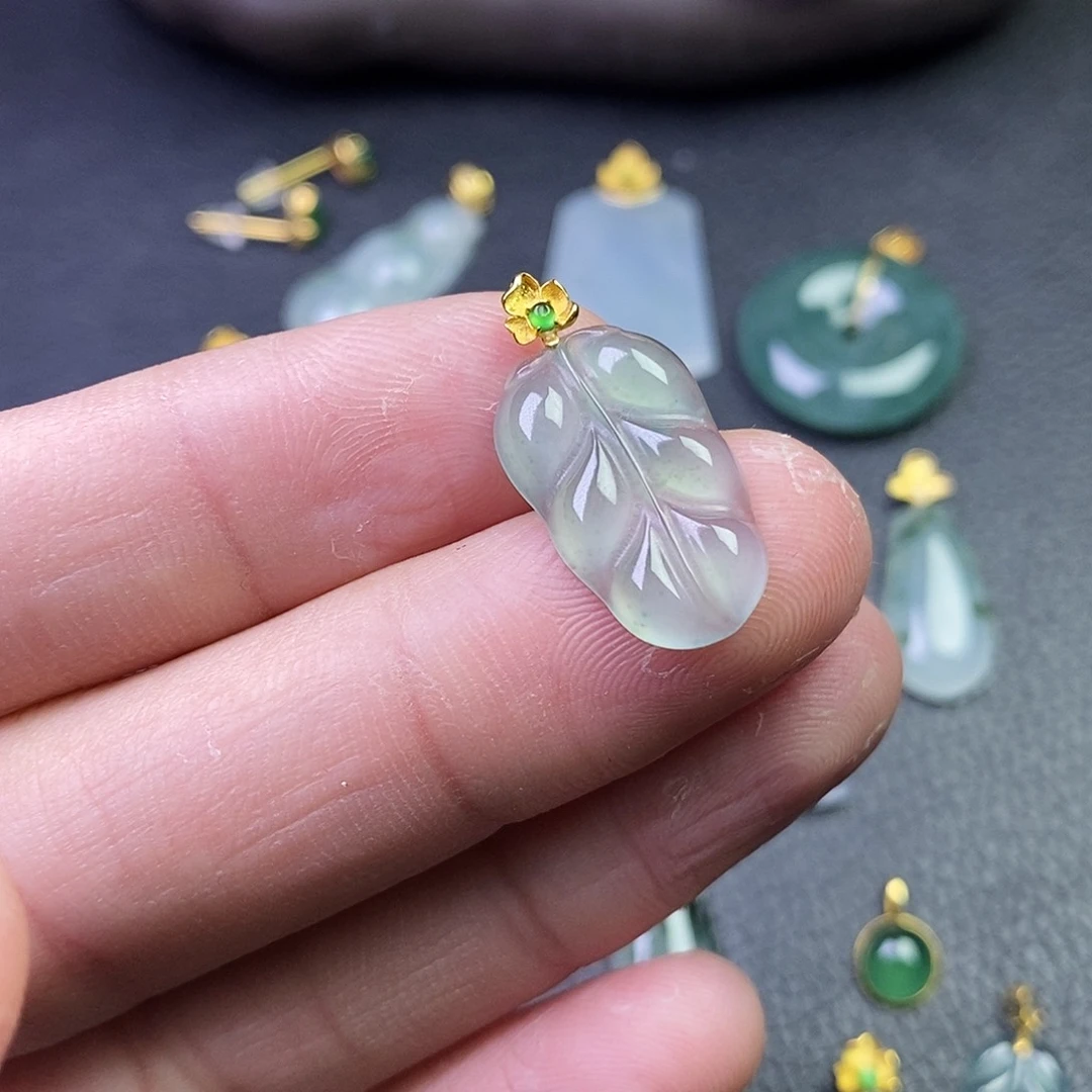 吊坠(不含链)18K金镶嵌翡翠