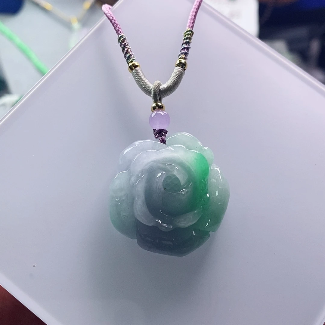 翡翠未镶嵌吊坠(赠链)