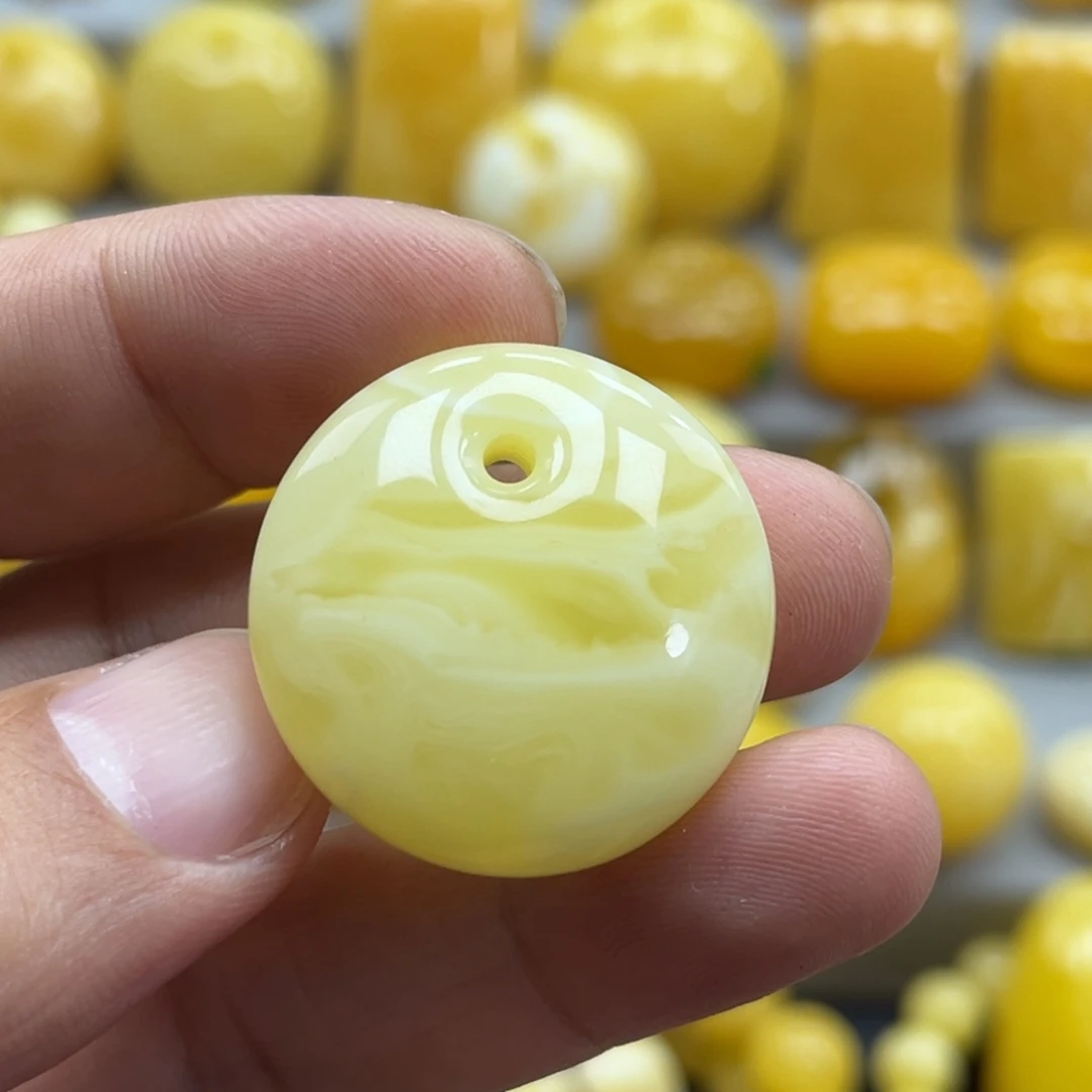 蜜蜡未镶嵌珠宝奇石