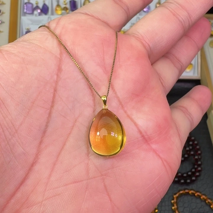 18K金镶嵌黄晶颈饰吊坠