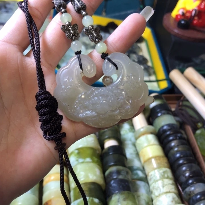 岫玉未镶嵌岫玉挂件